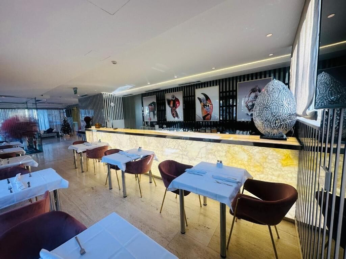 Food & Drinks 5, Hotel 9, Zagreb