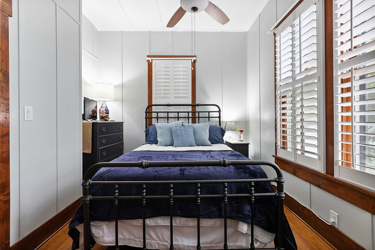 Room 4, Ms. Bunny's Bungalow 2 Bedroom Home by RedAwning, Gillespie