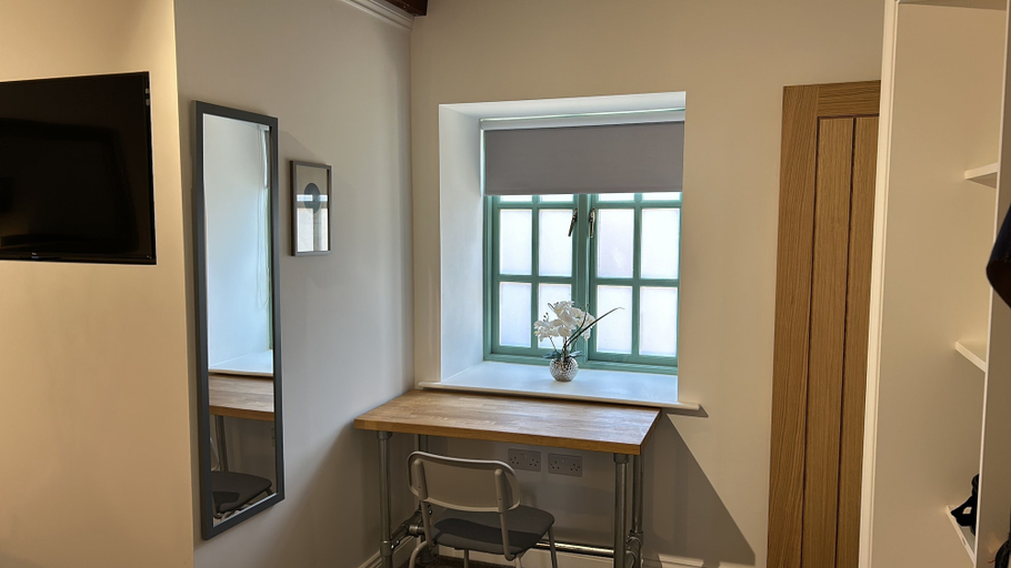 Bathroom 5, The Old Stables, Northamptonshire