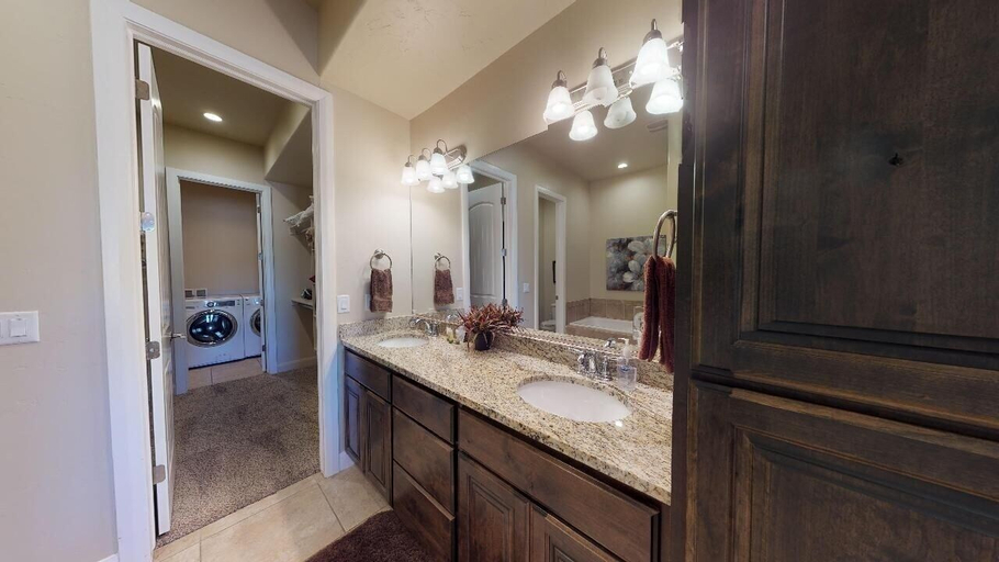 Bathroom 3, Spacious St George Vacation Home by Redawning, Washington