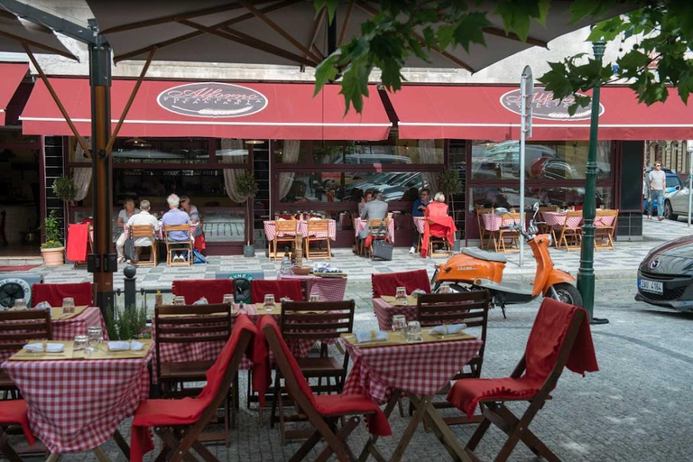 Food & Drinks, Peter's Tower Apartments, Praha 7