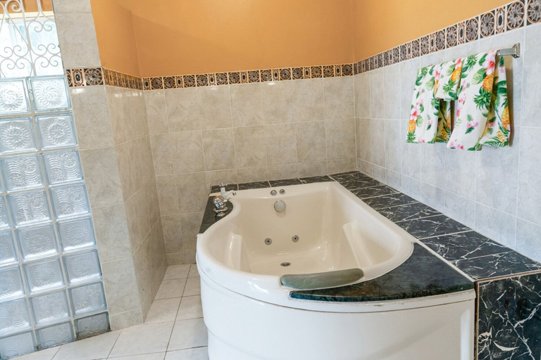 Bathroom 4, YanceyLargo- 4BR Villa Jacuzzi & Mountain Views by RedAwning