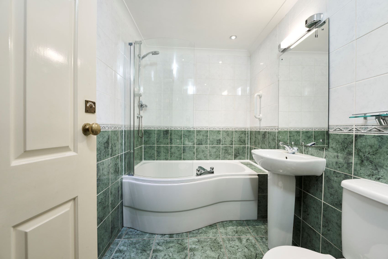 Bathroom 3, Lochardil House Hotel, Highland