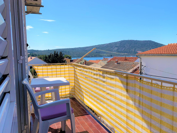 Others 3, Roko apartment house, Primošten