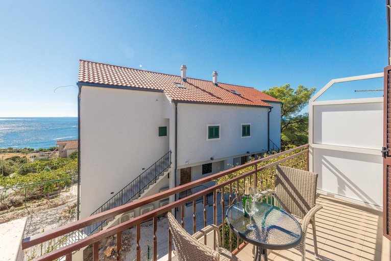 Others 4, Apartments Pleadin, Rogoznica