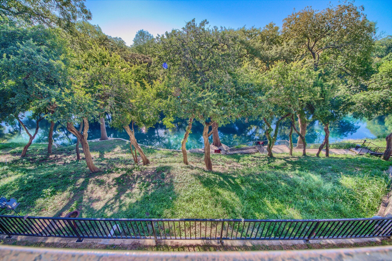 Sport court, River Zen Cw C207 2 Bedroom Condo by RedAwning, Comal