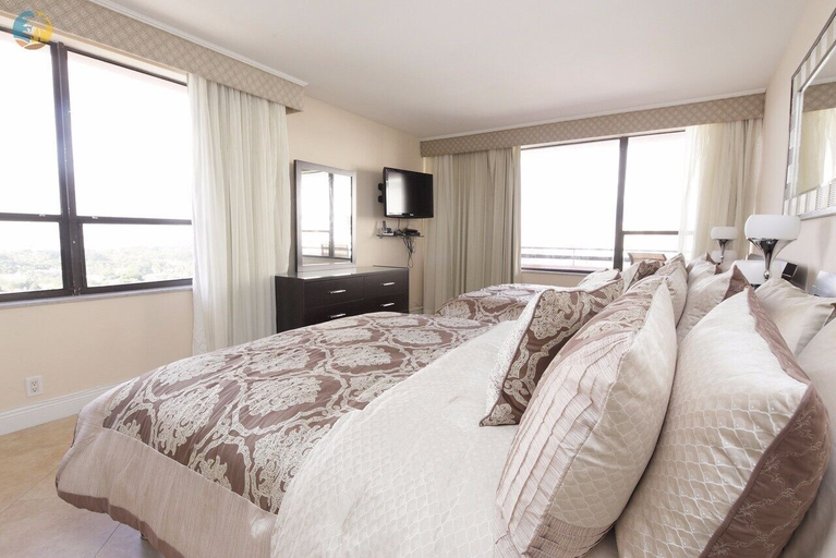 Bedroom 3, Alexander 1620 3 Bedroom Apts by RedAwning, Miami-Dade