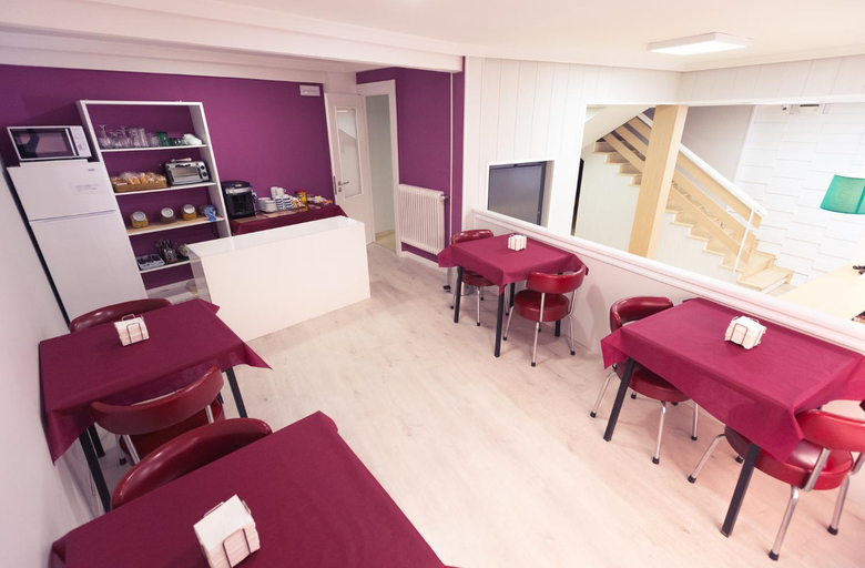 Others 5, Hostal Viena, Soria