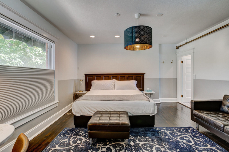Bedroom 2, The Flats, Larimer