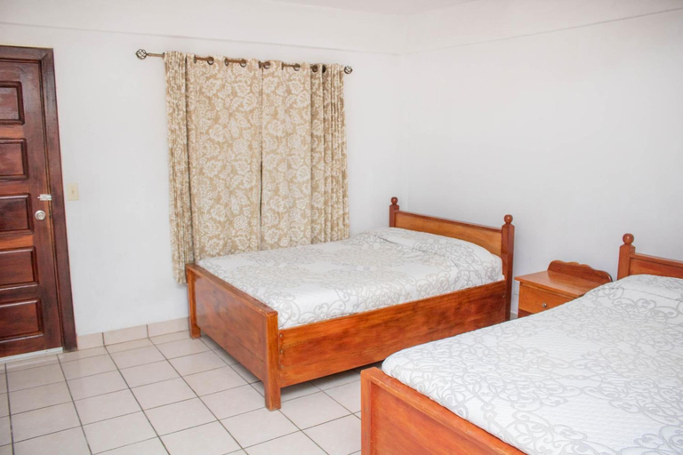 Bedroom 2, Las Palmas Hotel