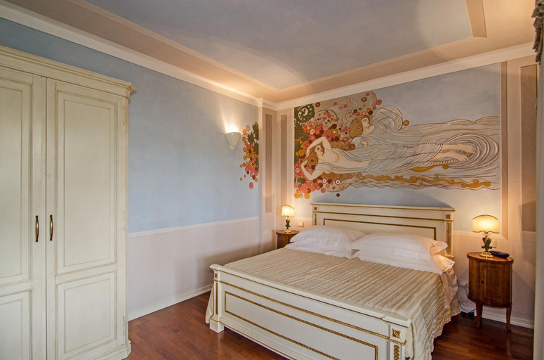 Bedroom, La Chandelle, Lucca