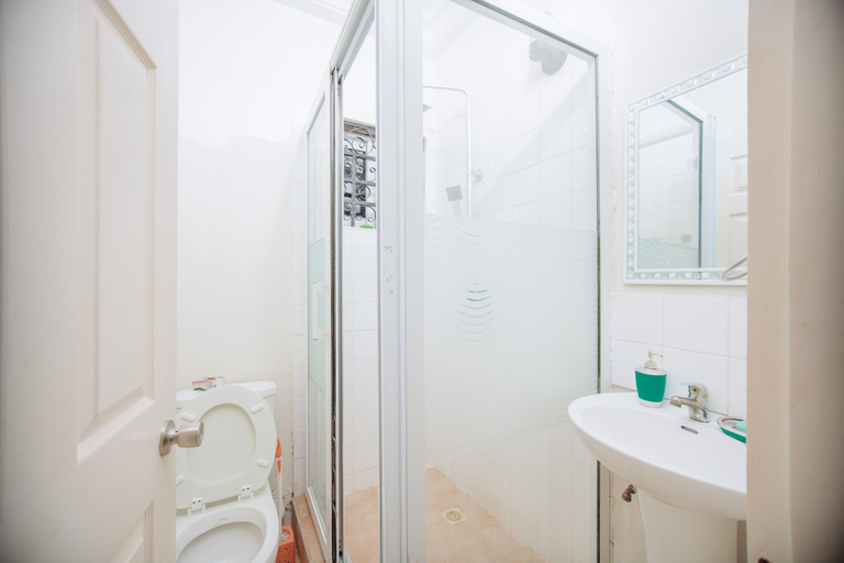 Bathroom 3, Bethel Suites Hotel, Accra