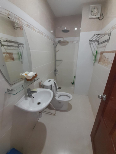 Bathroom 4, HOTEL VIET UC, H17 Phan Huy Chu, phuong Vung Tau, Ho Chi Minh City