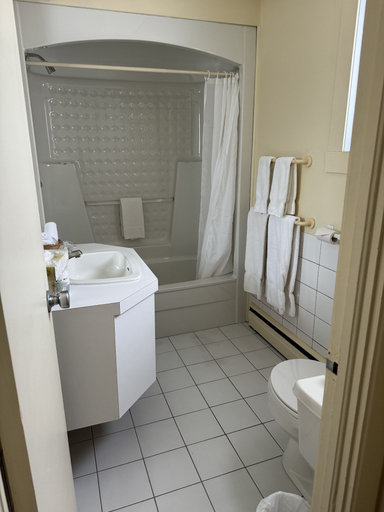 Bathroom 3, Auberge Le Parasol, Le Fjord-du-Saguenay