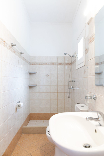 Bathroom 4, Porto Kassiopi Apartments, Ionian Islands
