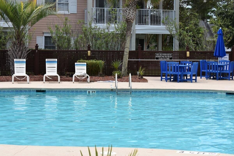 Pool 4, 3008 2 Bedroom Villa by RedAwning, Brunswick