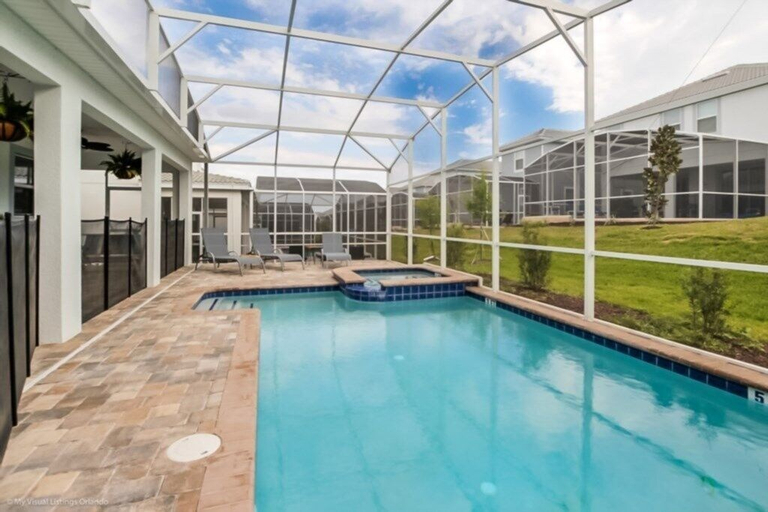 Sport & Beauty 5, Champions Gate 6bed 5bath Vacation Home 6 Bedroom Villa by RedAwning, Osceola