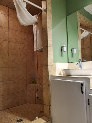 Bathroom 3, Rothesay Motel, Kings