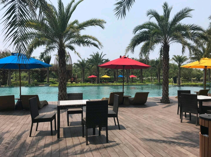 Food & Drinks 5, Studio Apartment @Gold Coast PIK, North Jakarta