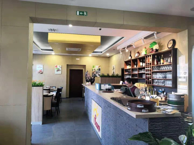 Food & Drinks 4, Sun-House Pension - ParkingFree Limited spaces-, Praha 18