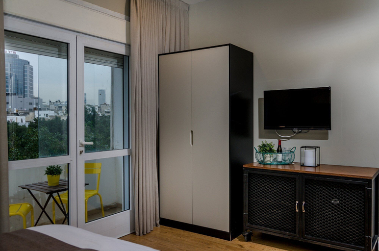 Bedroom, Dizengoff square boutique