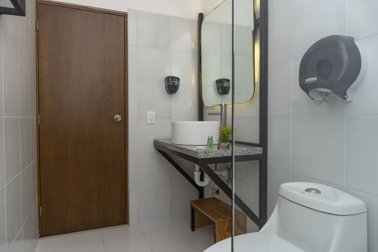 Bathroom 4, Nomads Hotel & Rooftop pool, Isla Mujeres