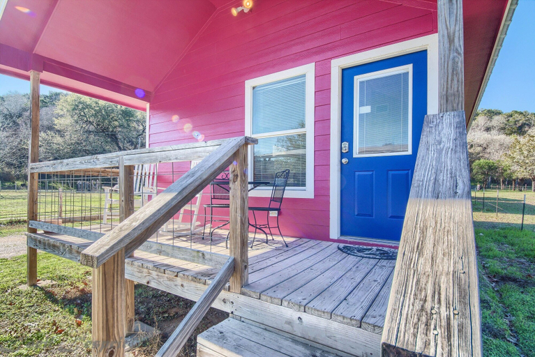 Property grounds 4, Wine Cup Rr9122wc 1 Bedroom Home by RedAwning, Comal