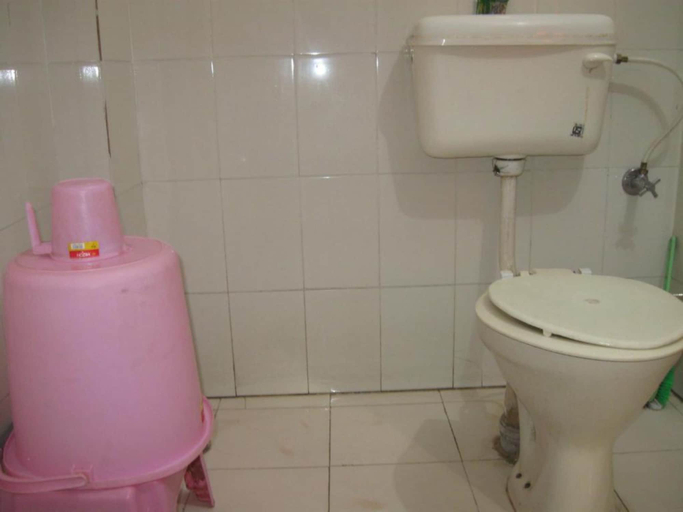 Bathroom 3, Shiv Ganga Hotel, Garhwal