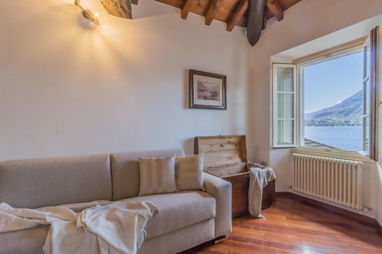Room 2, Casa Ferrari in Varenna, Lecco