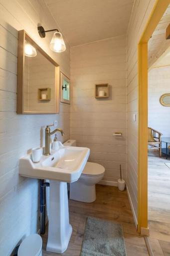 Bathroom 5, Mas Des Cerisiers, Vaucluse