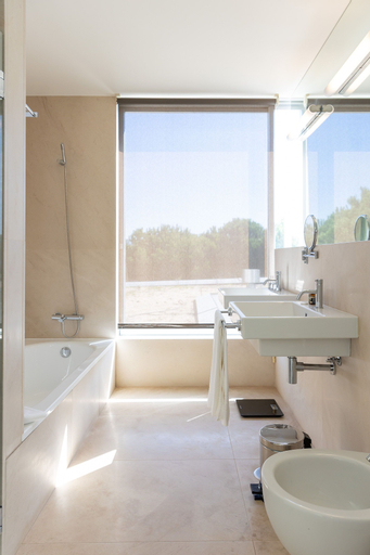 Bathroom 14