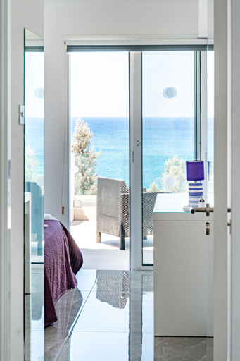 3, Beach Front Aqua Marina by Ezoria Villas