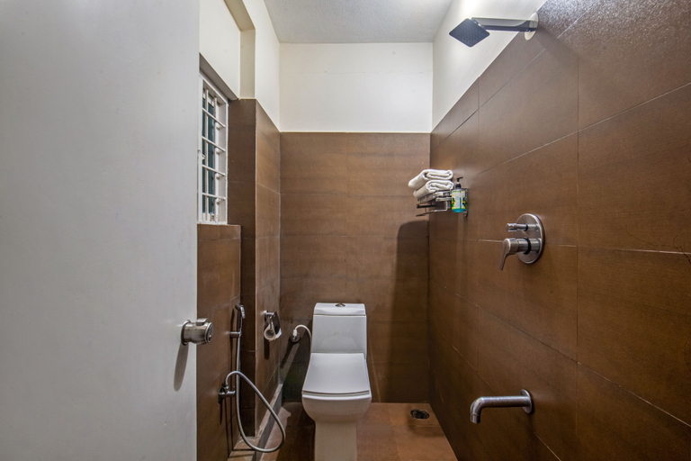 Bathroom 5, Treebo Sans Sarav Kushalnagar, Kodagu