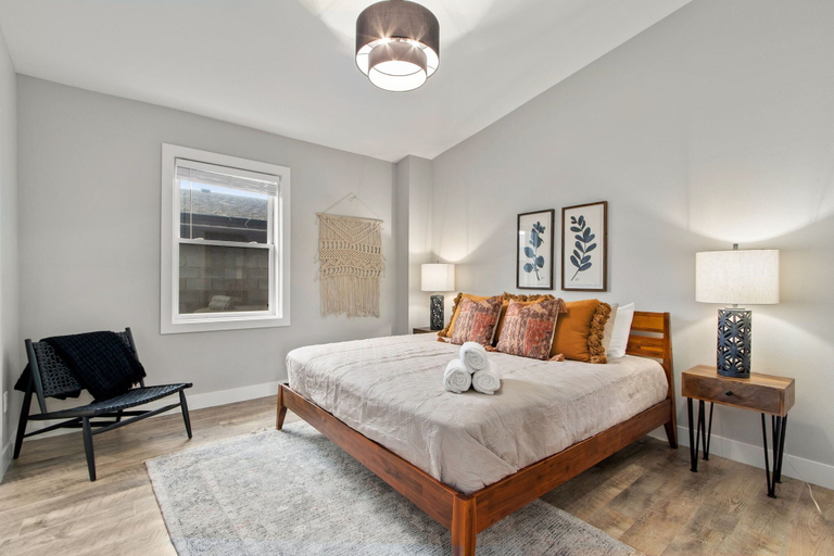 Bedroom 3, Spacious Downtown Apartment – Walk to Old Town Fc!, Larimer