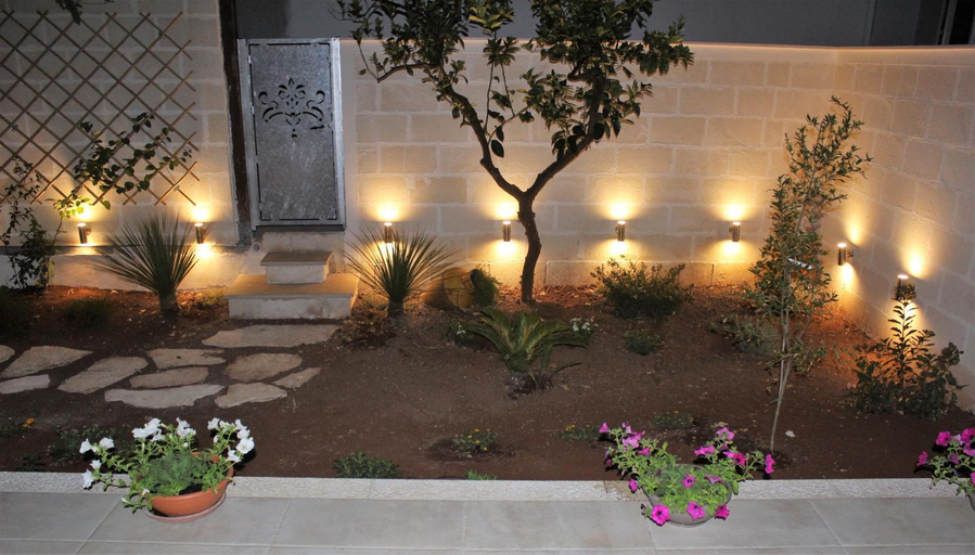 Others 5, La Buona Creanza, Taranto
