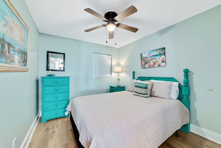 Bedroom 2, Boardwalk Condos by Hosteeva, Baldwin