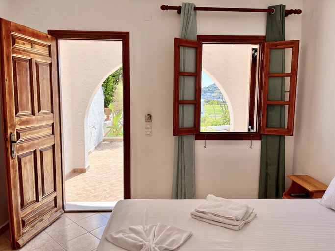Bedroom 3, Nicolas Studios, South Aegean