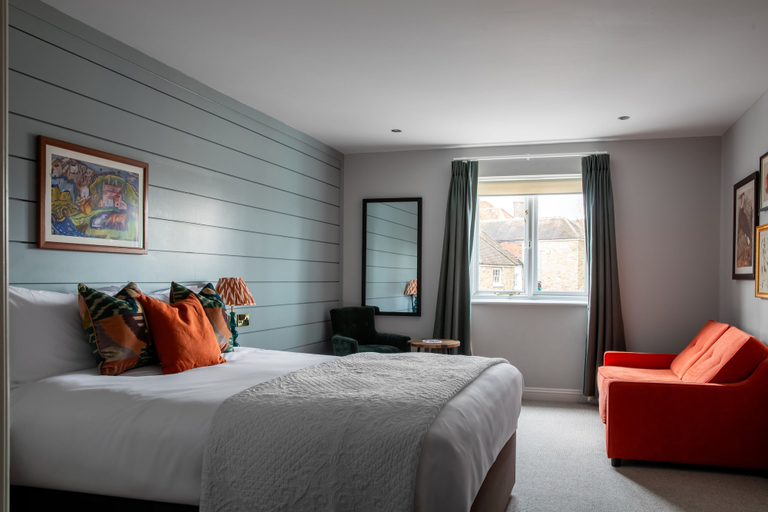 Bedroom 5, The Bridge Hotel, Surrey