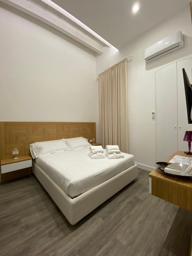 Others 2, Star Suite, Taranto