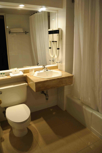 Bathroom 4, Hotel El Araucano, Concepción