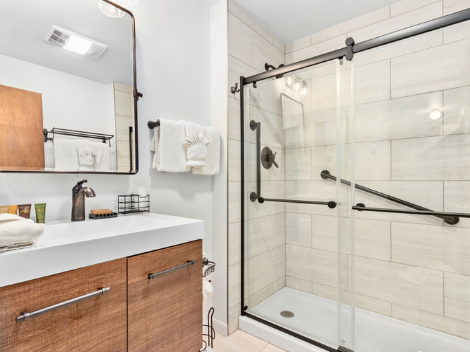 Bathroom 2, Macmillan Dog-friendly Vacation At Windcliff 4 Bedroom Home by RedAwning, Larimer
