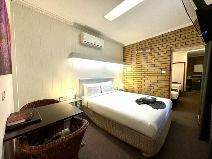 Bedroom 2, MOTEL ST ARNAUD, N. Grampians - St Arnaud