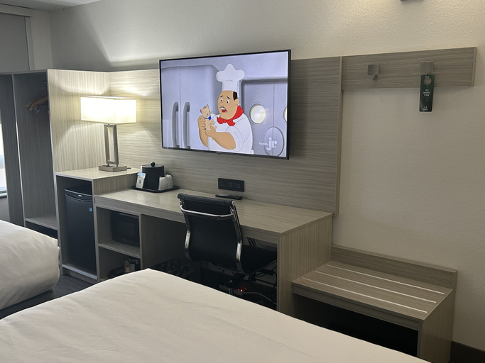 Bedroom 4, Quality Inn, Essex