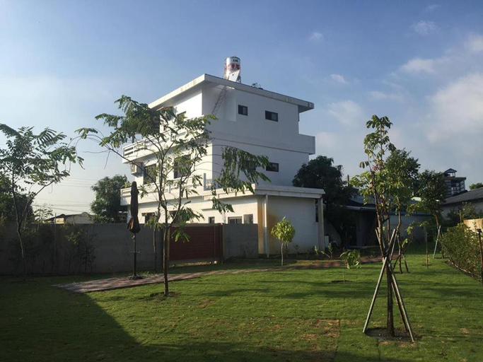 Others 3, Sailing Inn, Pingtung