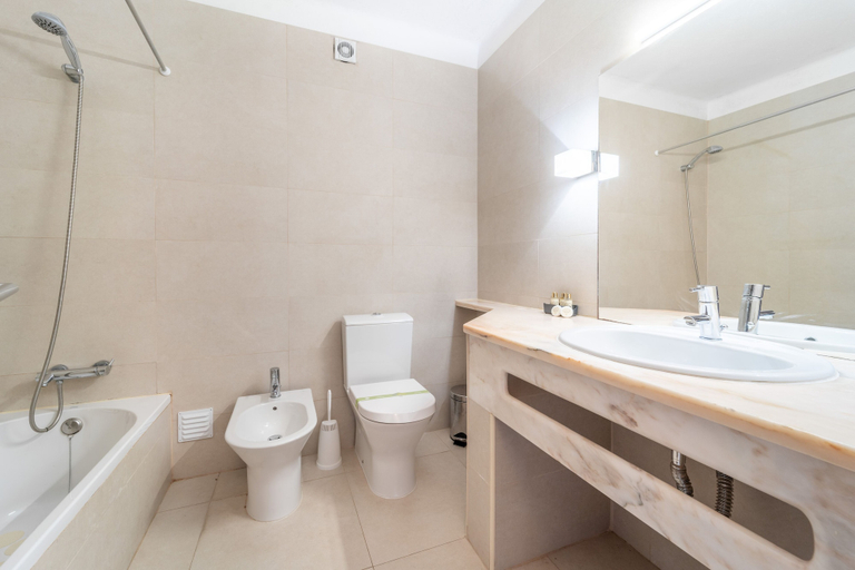 Bathroom 3, Apt. 89-A São Rafael by HelloVacations, Albufeira