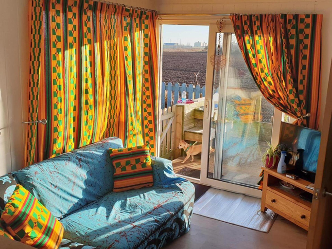 Bedroom 2, Dog Friendly Bed & Bowl Beach Chalet, East Riding of Yorkshire