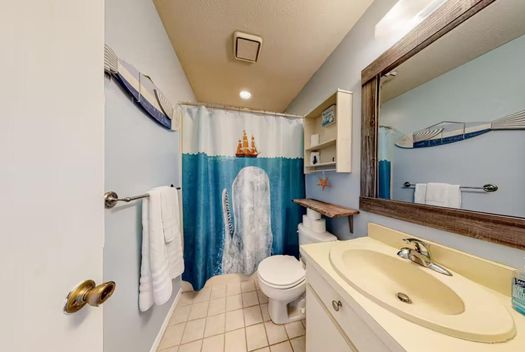 Bathroom 4, Nautical Watch E-3, Bay