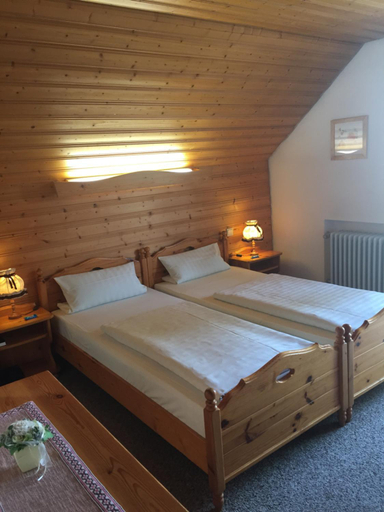 Bedroom 4, Gastehaus Eder, Neuburg-Schrobenhausen