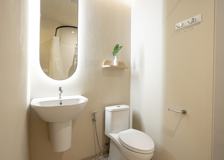 Bathroom 12