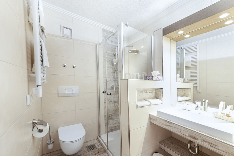 Bathroom 3, Korbstadthotel Krone, Lichtenfels